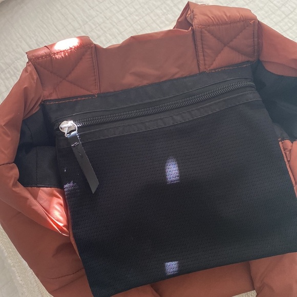 Rossignol UO Exclusive Puffer tote in Rust / Terracotta